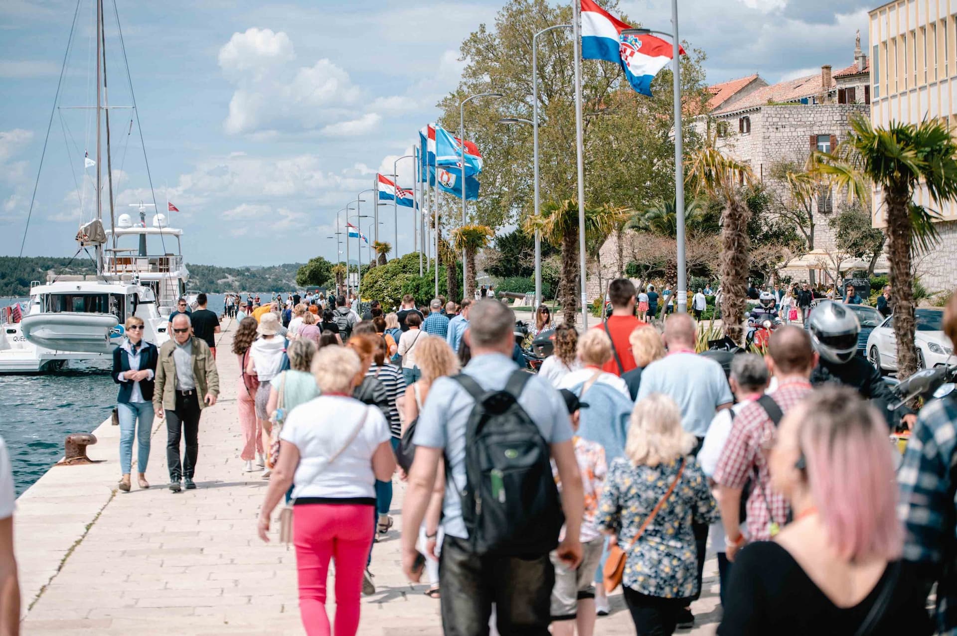 U prva četiri mjeseca 2023. godine putovalo 235 milijuna turista, dvostruko više nego lani