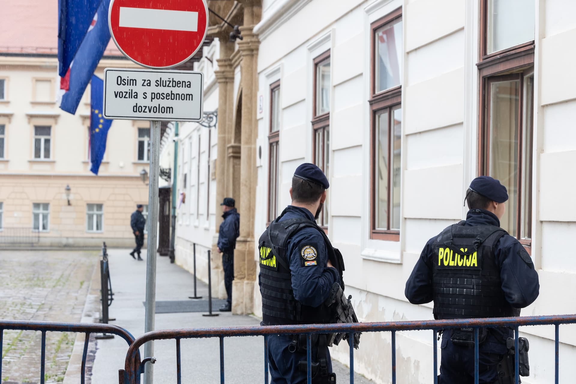 Policija u Banskim dvorima: Prijetnje ubojstvom premijera i članova vlade