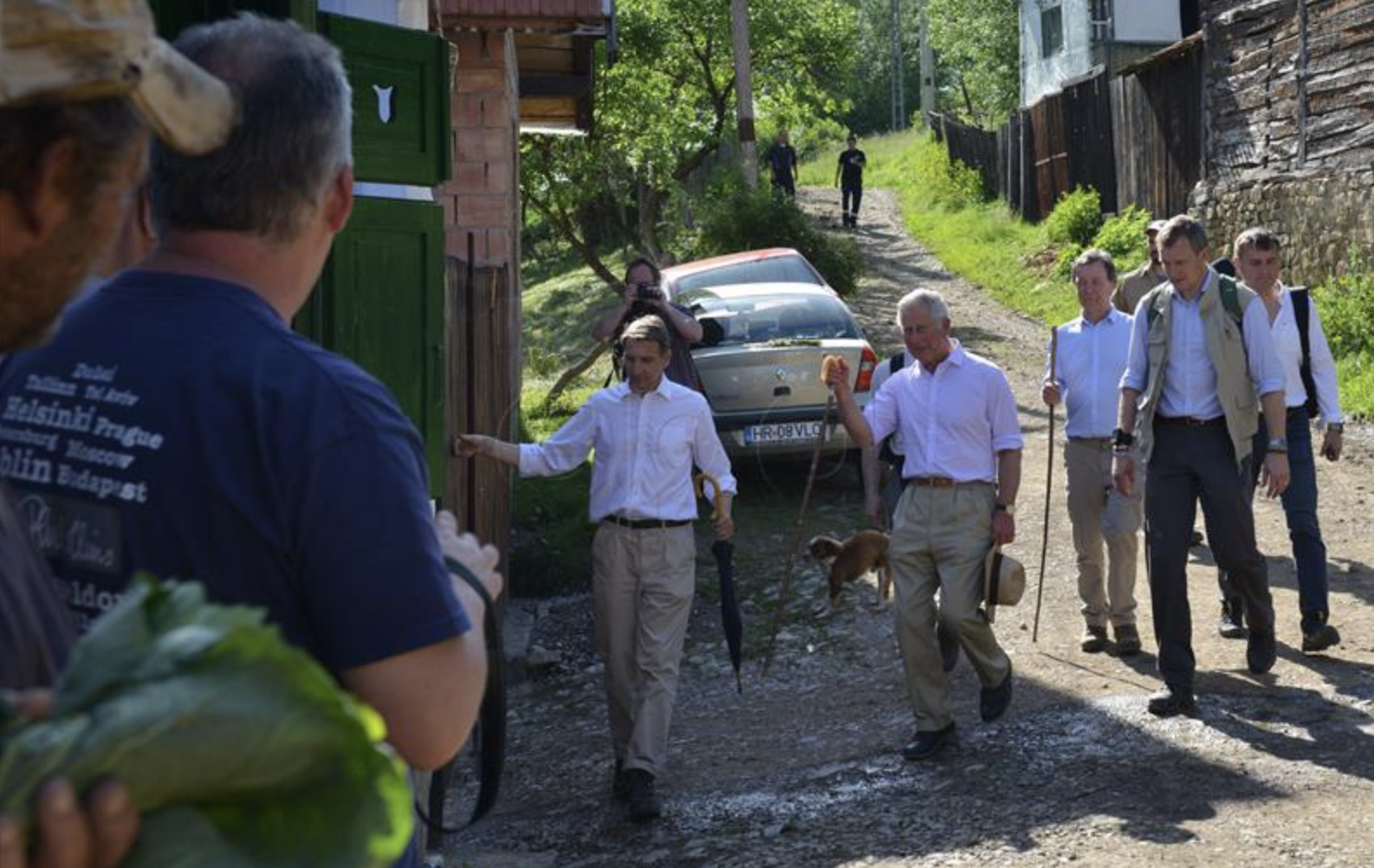 Karlo III. putuje u Transilvaniju, izgleda da mu je Drakula rođak