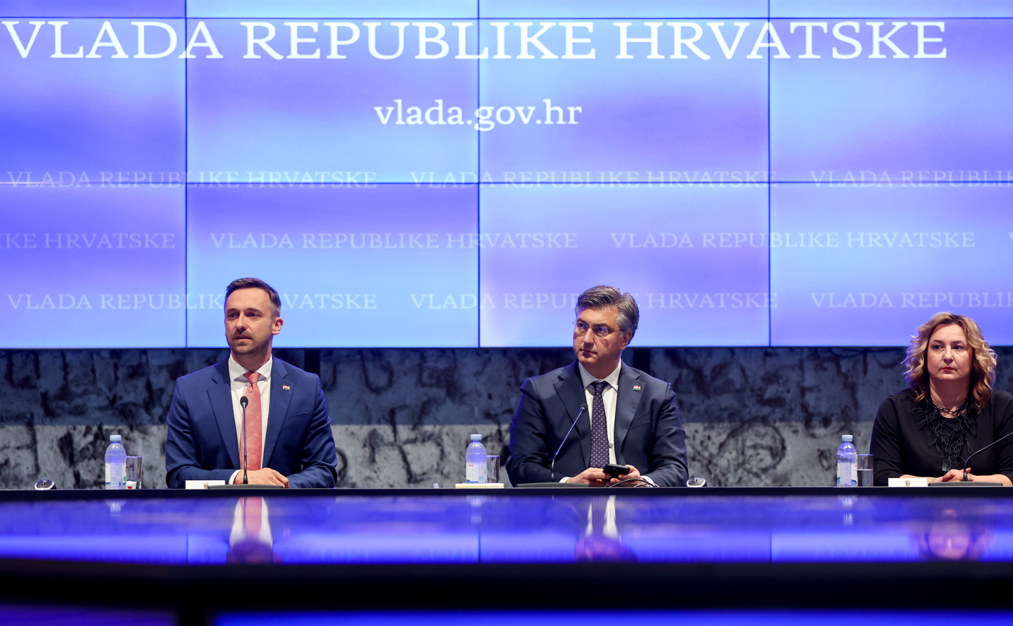 U državnoj službi povišice do 30 posto, ali i brži otkazi 