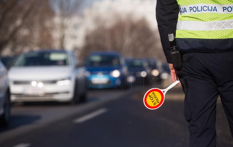 Prometni recidivist pritvoren jer je vozio pijan i bez vozačke dozvole  