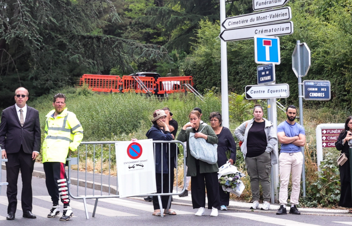 Sahranjen tinejdžer kojeg je ubio francuski policajac