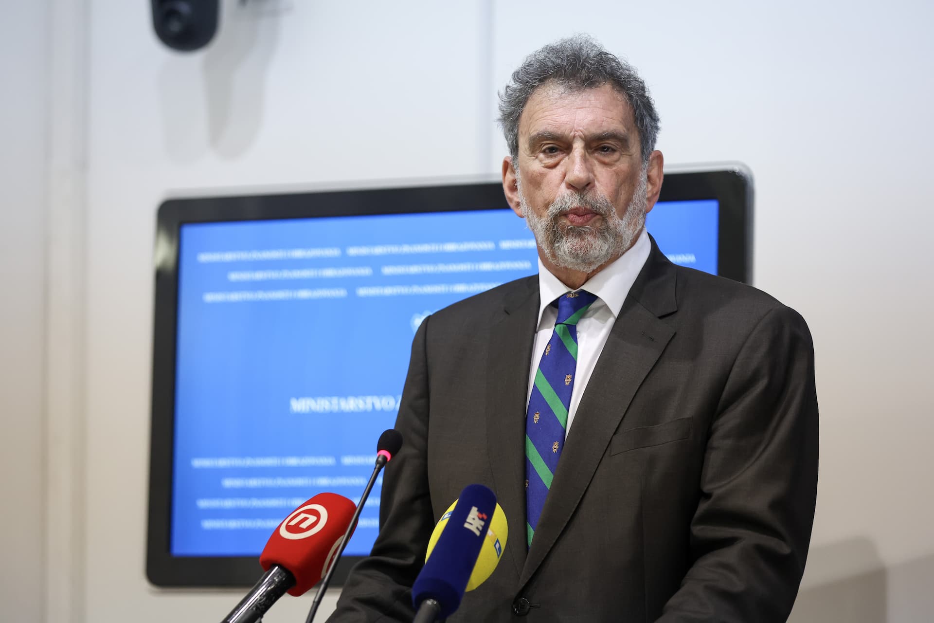 Fuchs preko reda u bolnicu na pregled, oporba: 'Zlorabio je politički položaj'