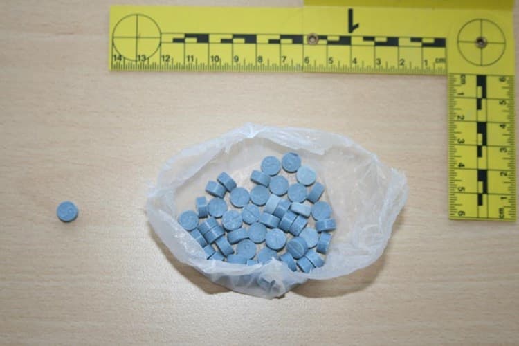 Policija kod 23-godišnjaka u Šibeniku pronašla LSD, hašiš, marihuanu, ali i signalnu raketu