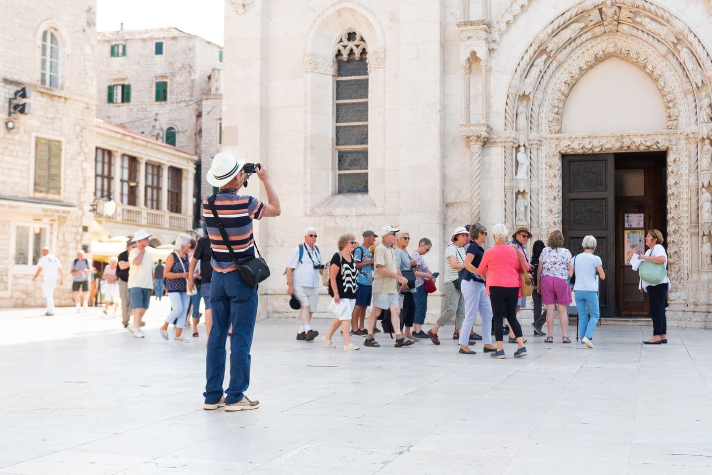 U Hrvatskoj deset posto više dolazaka turista i pet posto više noćenja nego lani