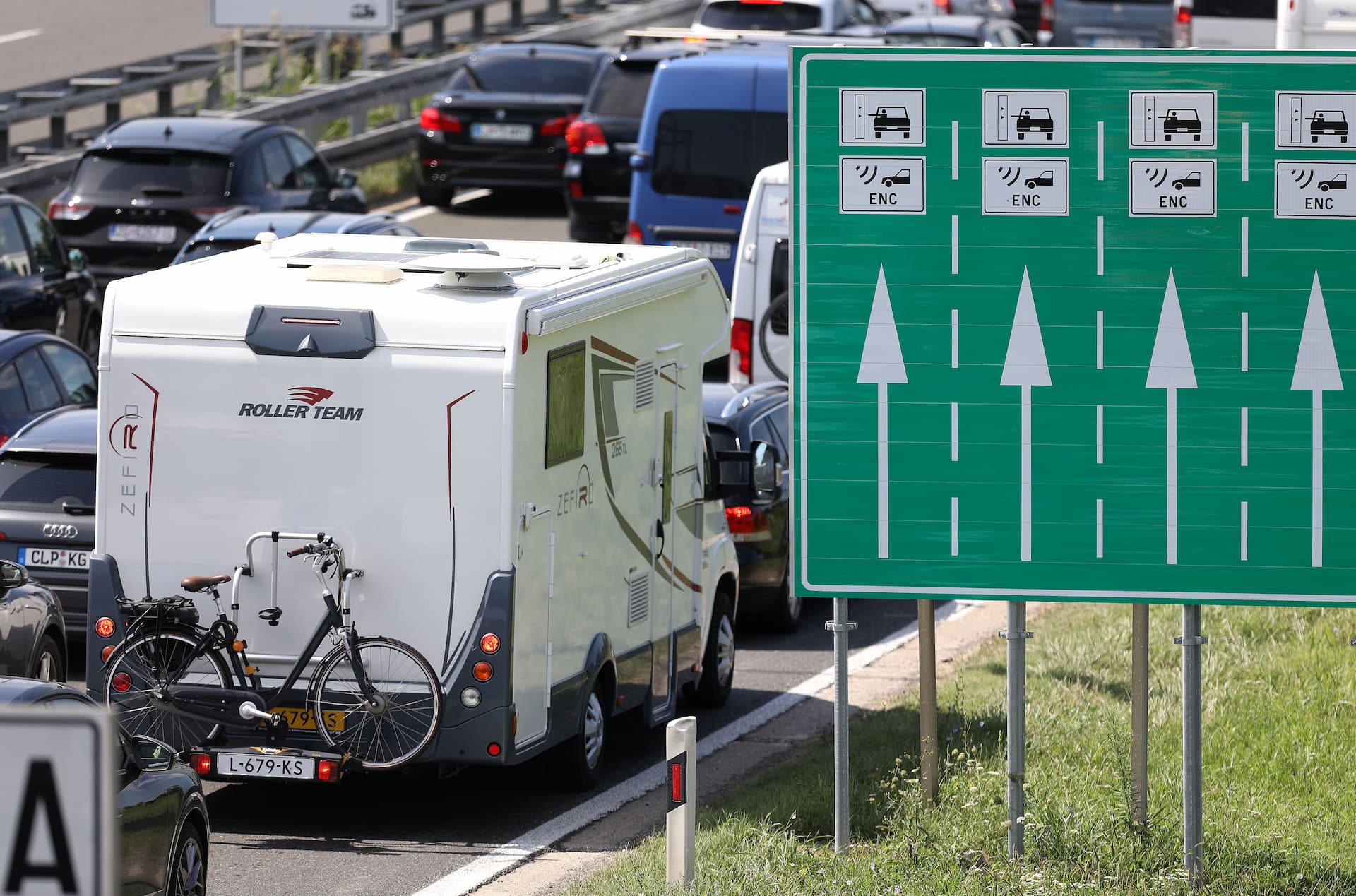 Pred Demerjem kolona 6, 5 kilometara