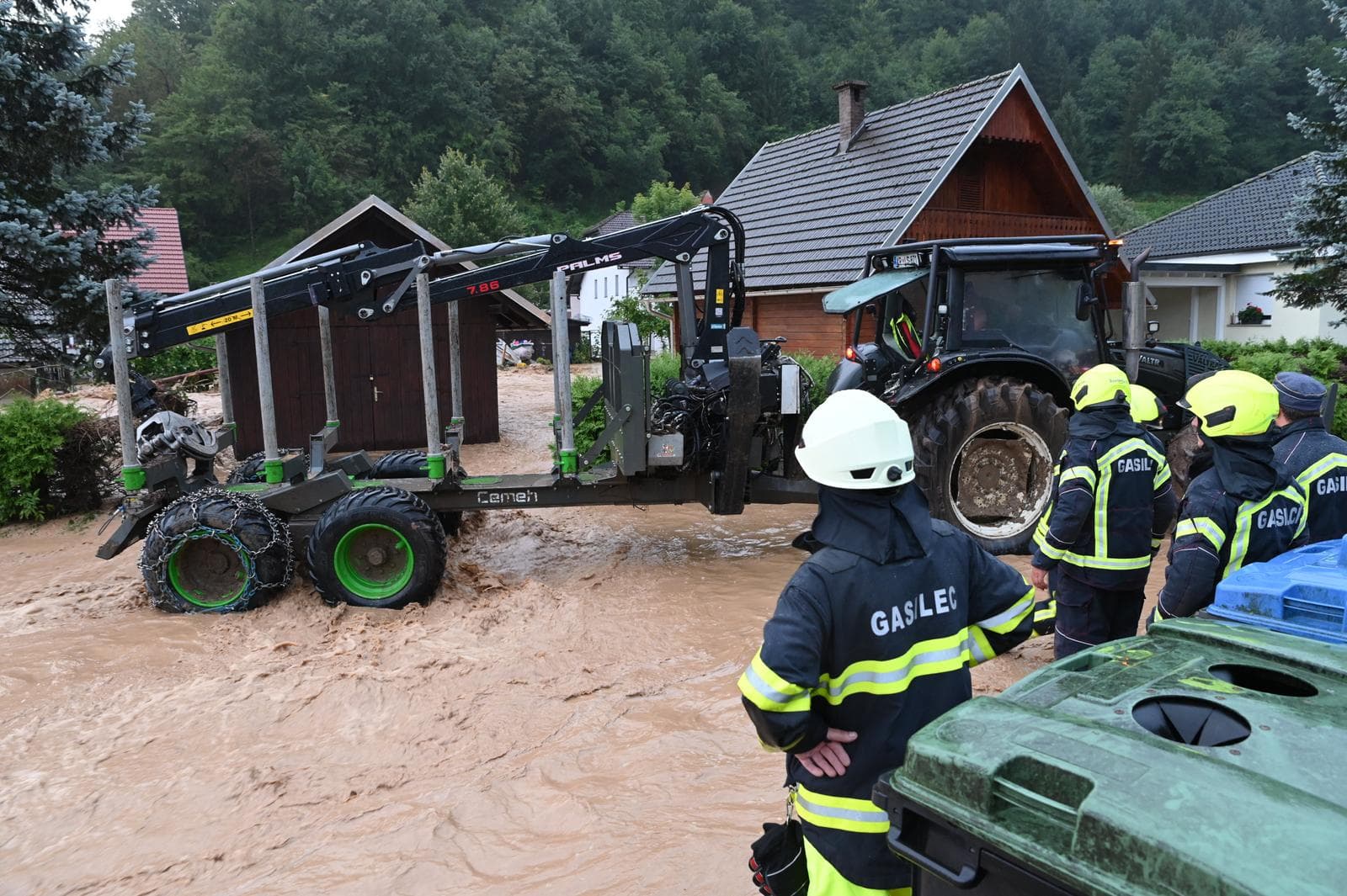 Za sjeverni Jadran, Liku i Gorski kotar označen crveni alarm, u Sloveniji je katastrofa, ima i poginulih: 'Ostvario se najgori scenarij'