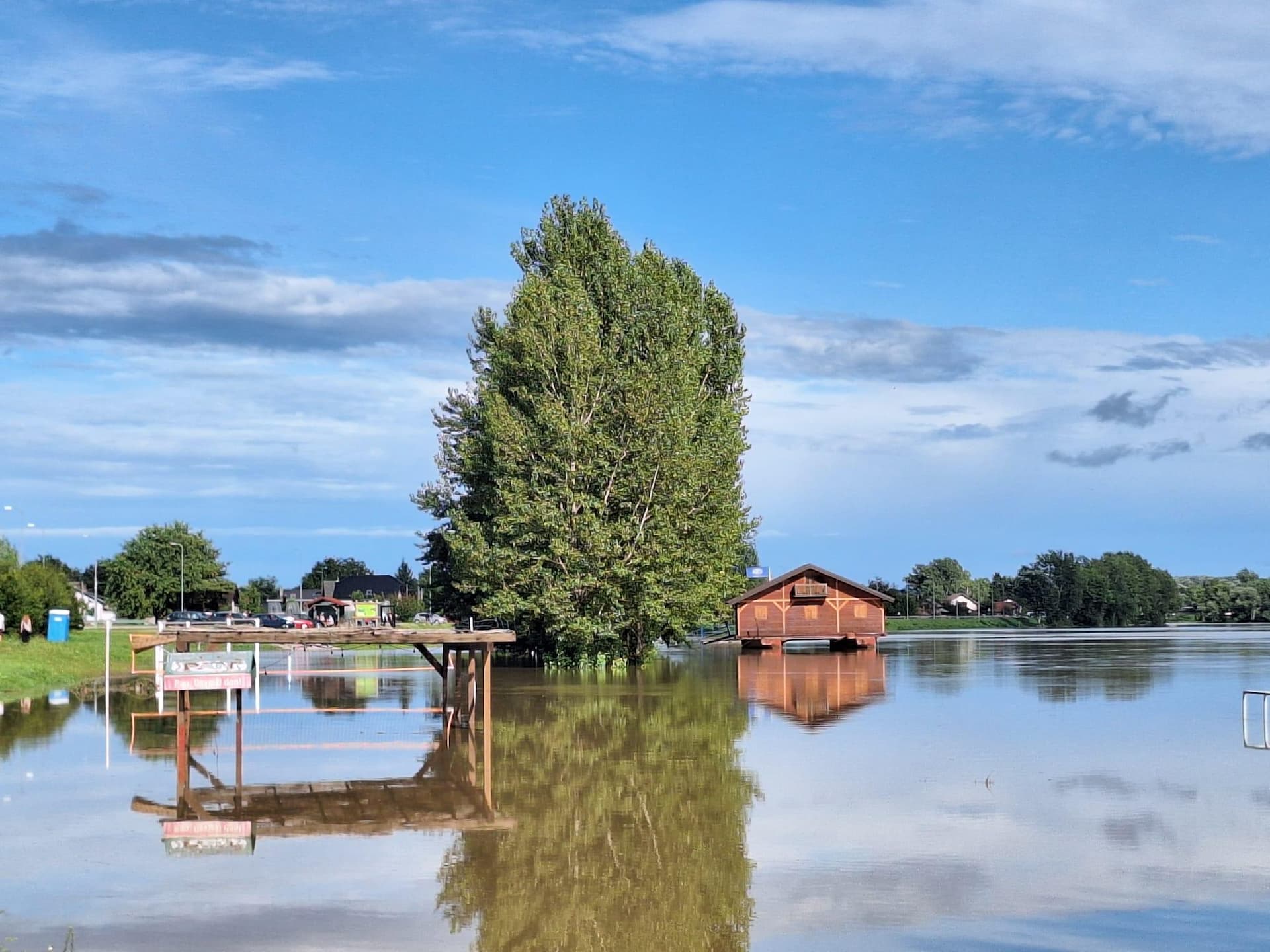 Potpuno povlačenje vode tek za par dana: Drava opada, kritično u naseljima Drnje i Torčec