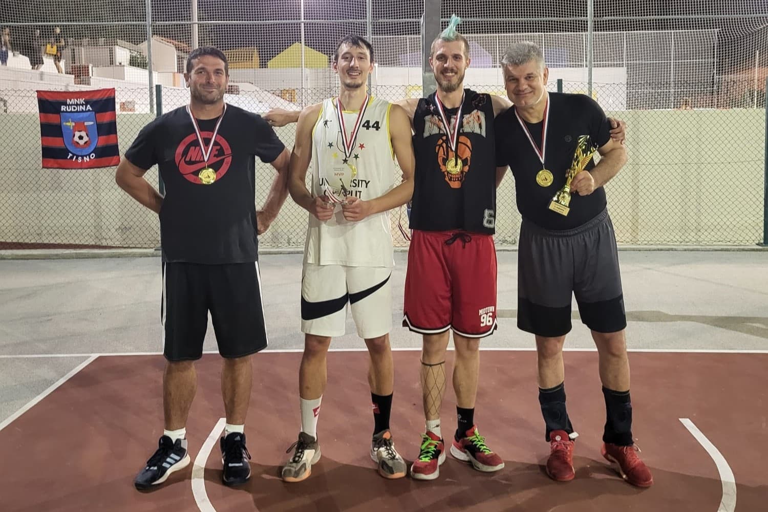 'Antimarakuni' slobodnim bacanjima osvojili Streetball 3 na 3 Jezera 