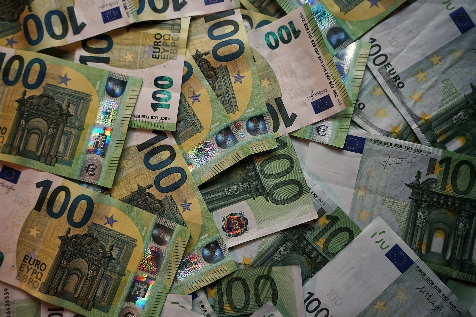Osam Hrvata i Talijana uhićeno u Španjolskoj zbog 7,1 milijuna lažnih eura