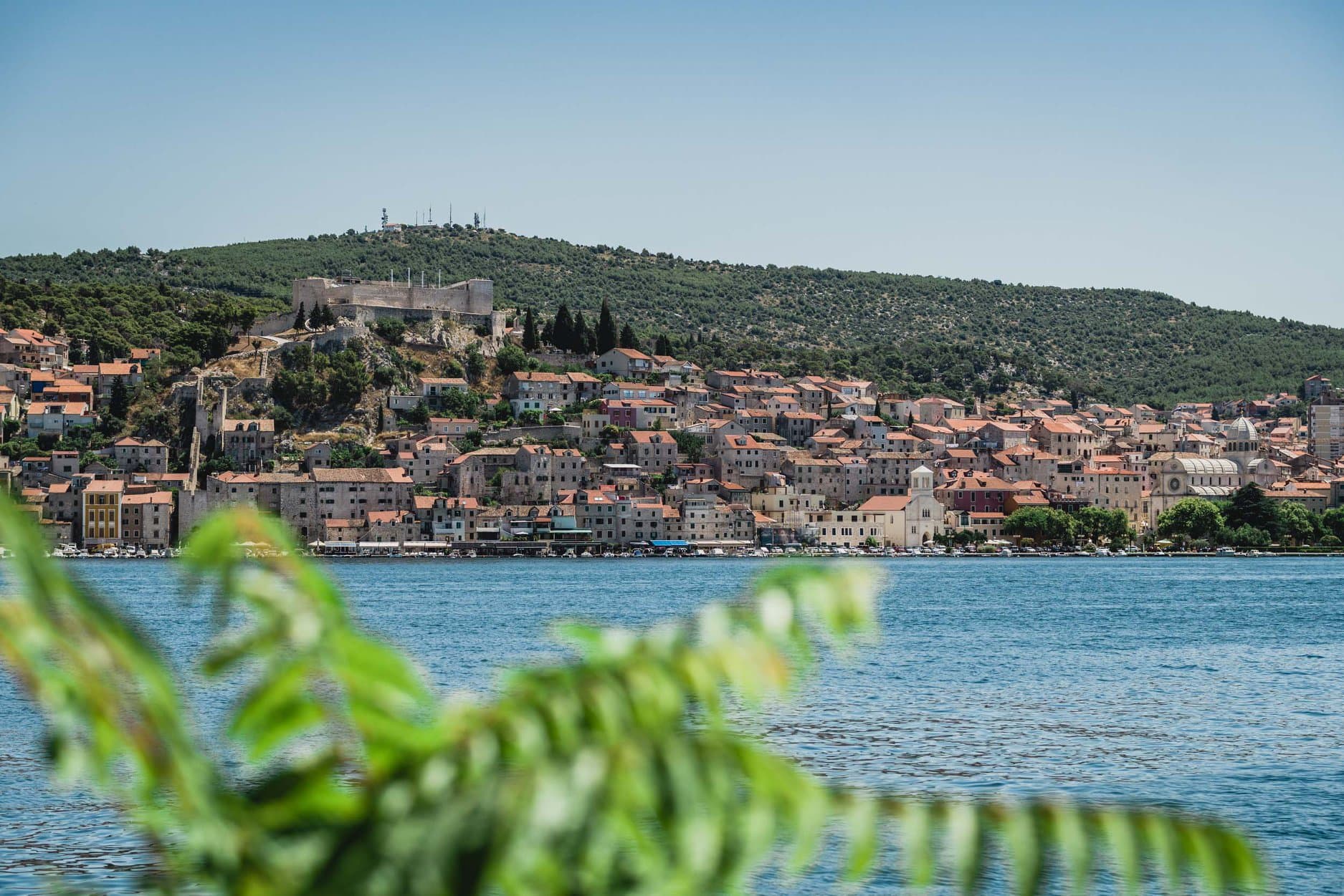 Nedjelja sunčana i vruća uz slabu buru