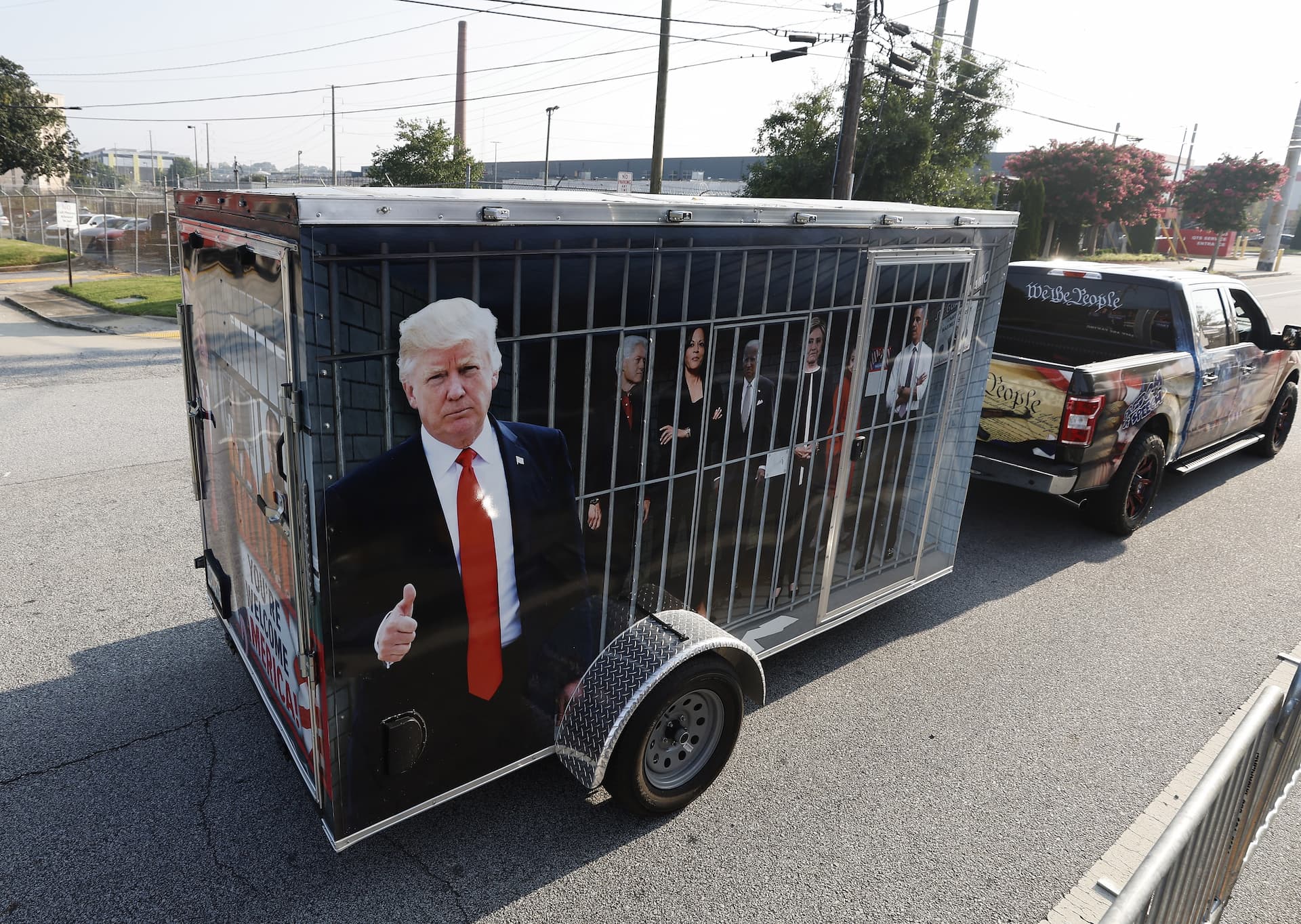 Trump bi se danas trebao predati u zatvor u Georgiji zbog pokušaja poništenja rezultata izbora