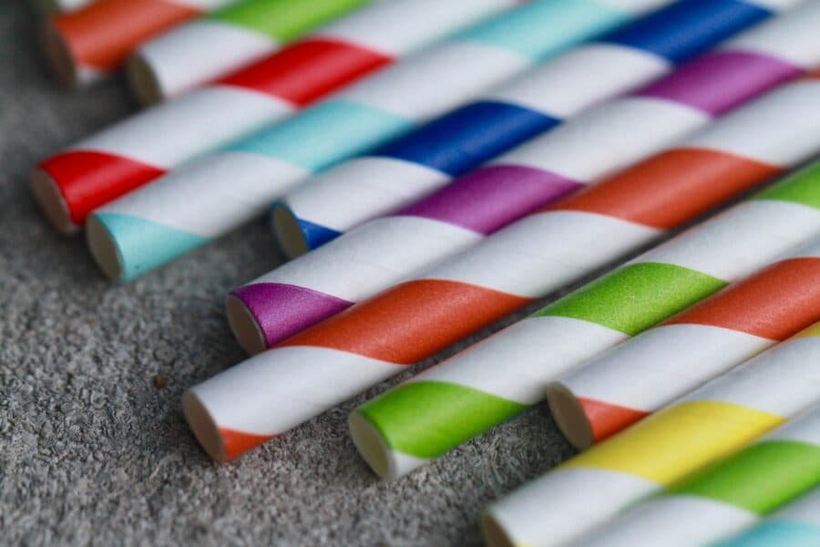 Jesu li za okoliš bolje papirnate ili plastične slamke? Objavljena nova studija 