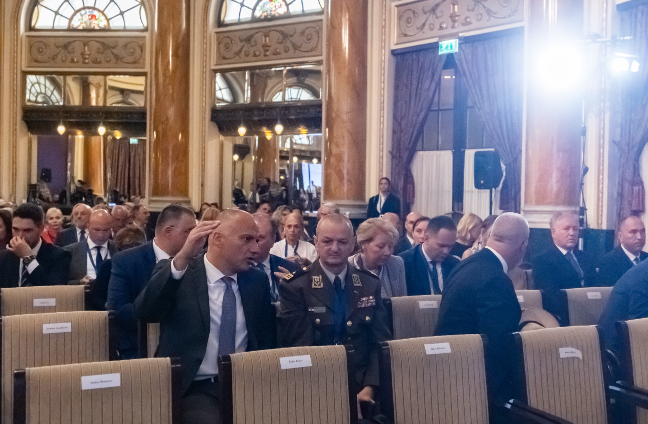 Milanović pozvao Plenkovića da idućeg tjedna nastave razgovore o veleposlanicima 