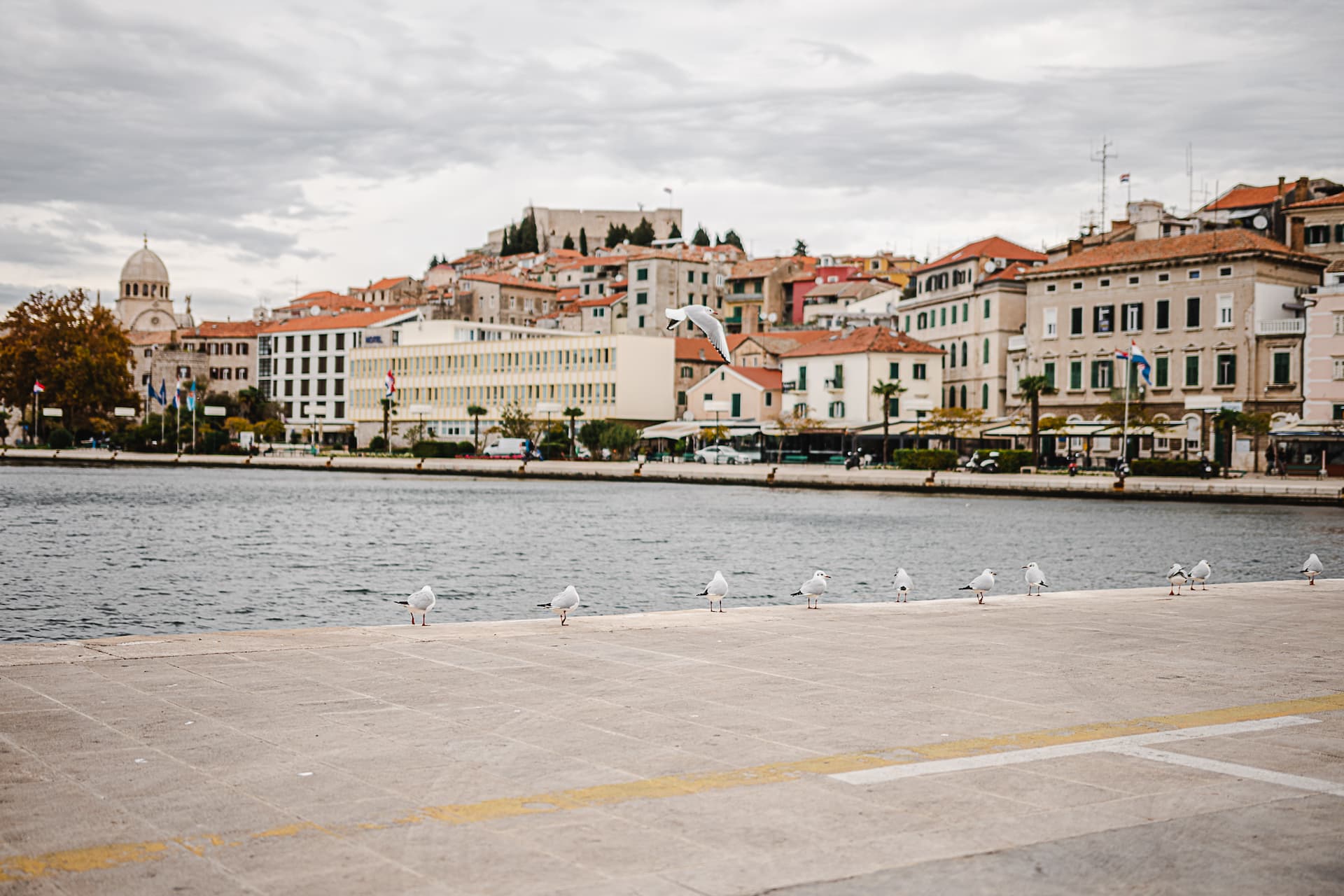 Djelomice sunčano, moguća i kiša