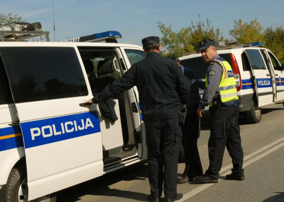Policija uhitila 23-godišnjeg vozača koji je pobjegao s mjesta nesreće kod Slavonskog Broda  