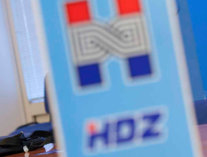 HDZ-ovcu novcem EU uredili 50 metara puta do vikendice 