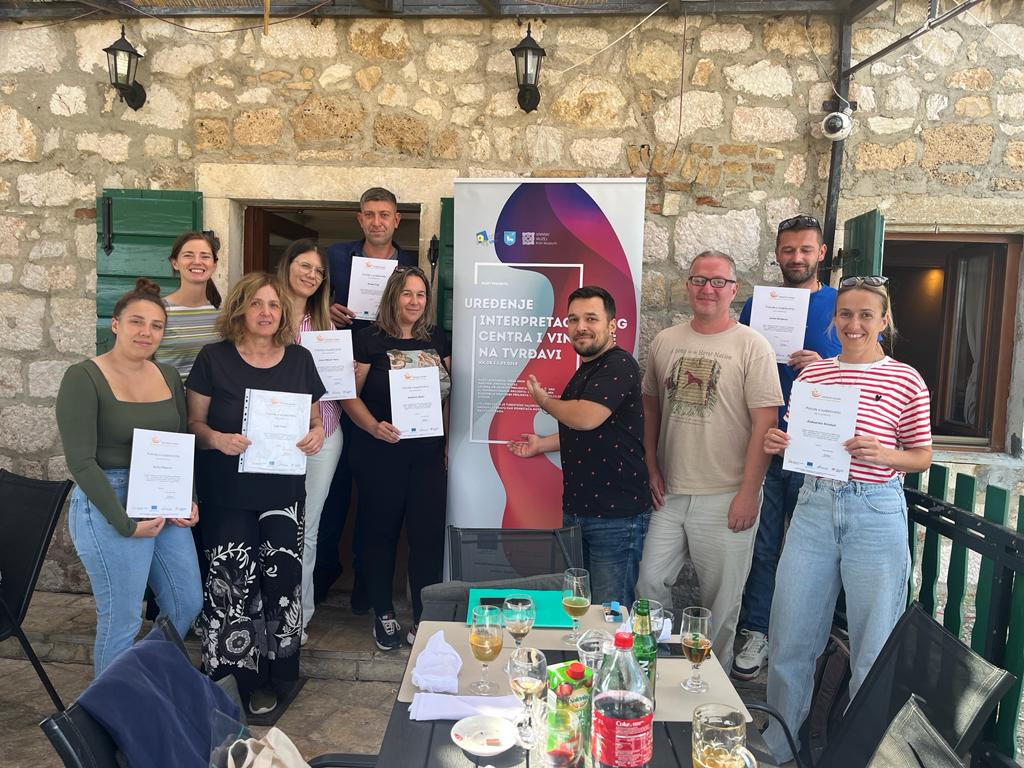 Devet polaznika steklo certifikat za vodiča interpretatora