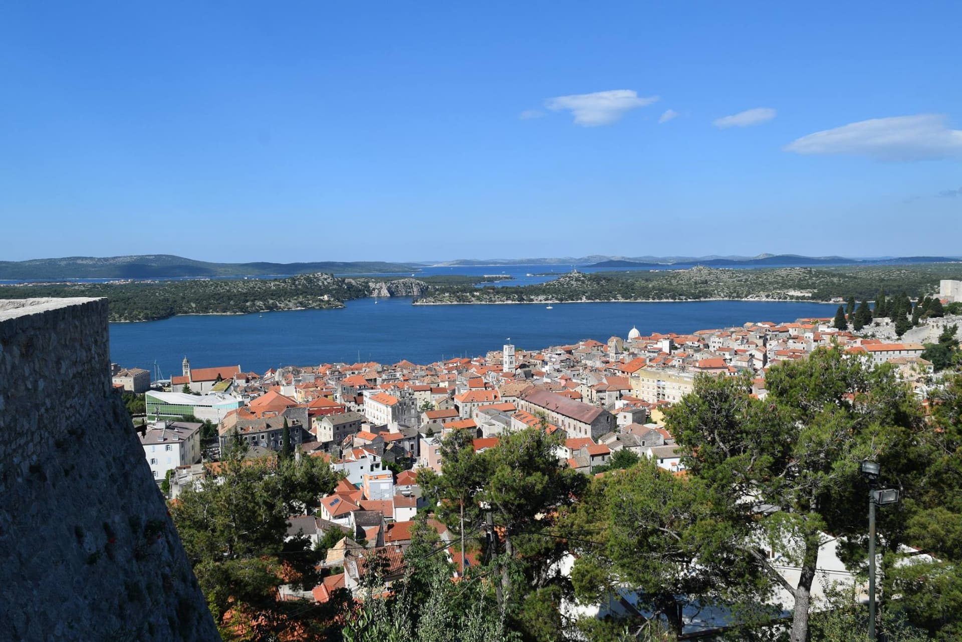 Sunčano i iznadprosječno toplo