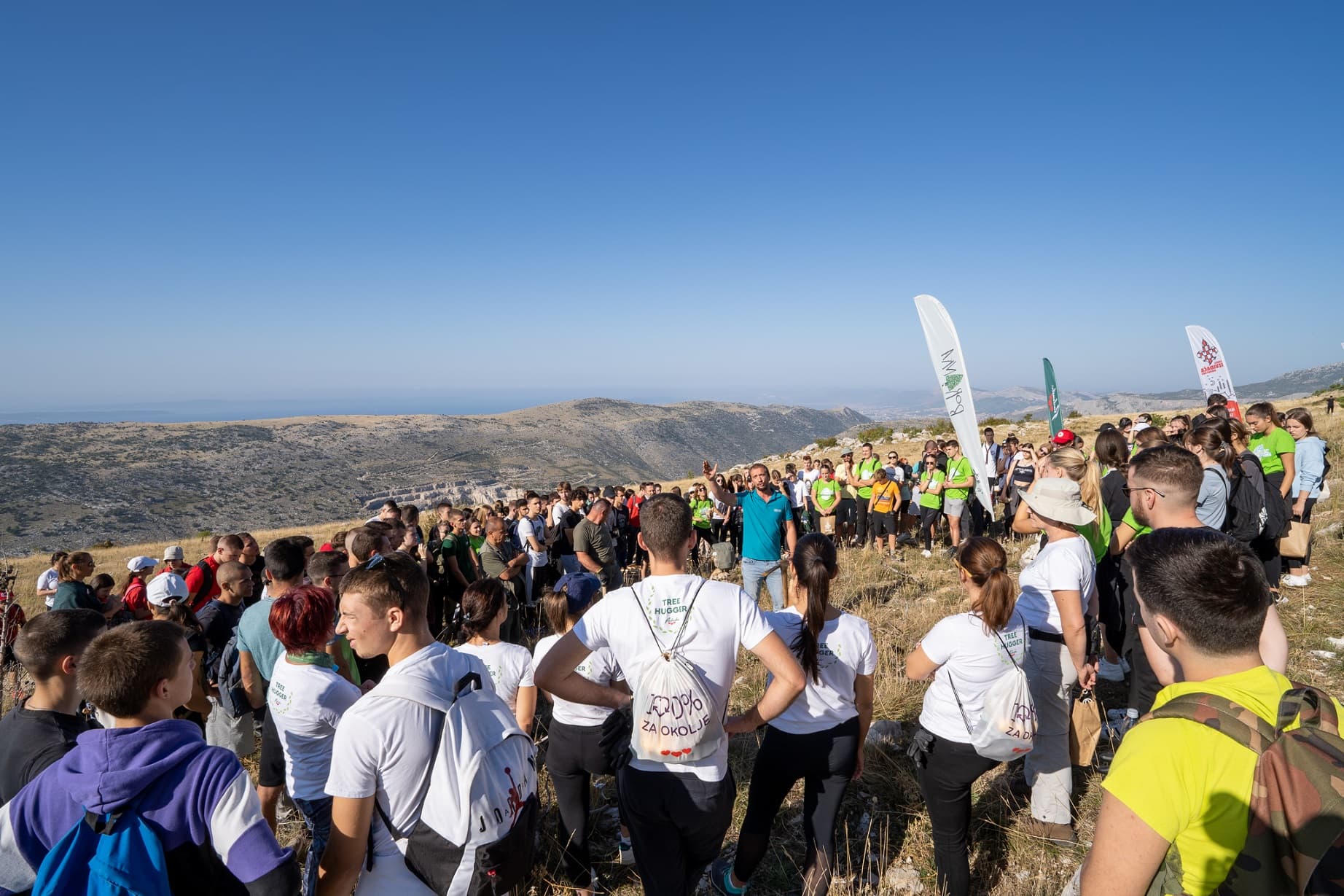 Volonteri na opožarenim područjima u Dalmaciji posadili već 130 tisuća stabala
