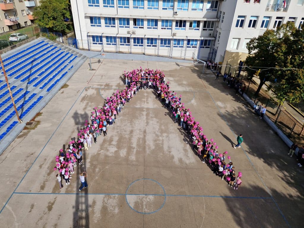 Kninski učenici uključili se u akciju 'Mama budi zdrava'