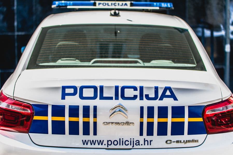 Sisački policajci u četiri odvojena slučaja prijavili krijumčare stranaca 