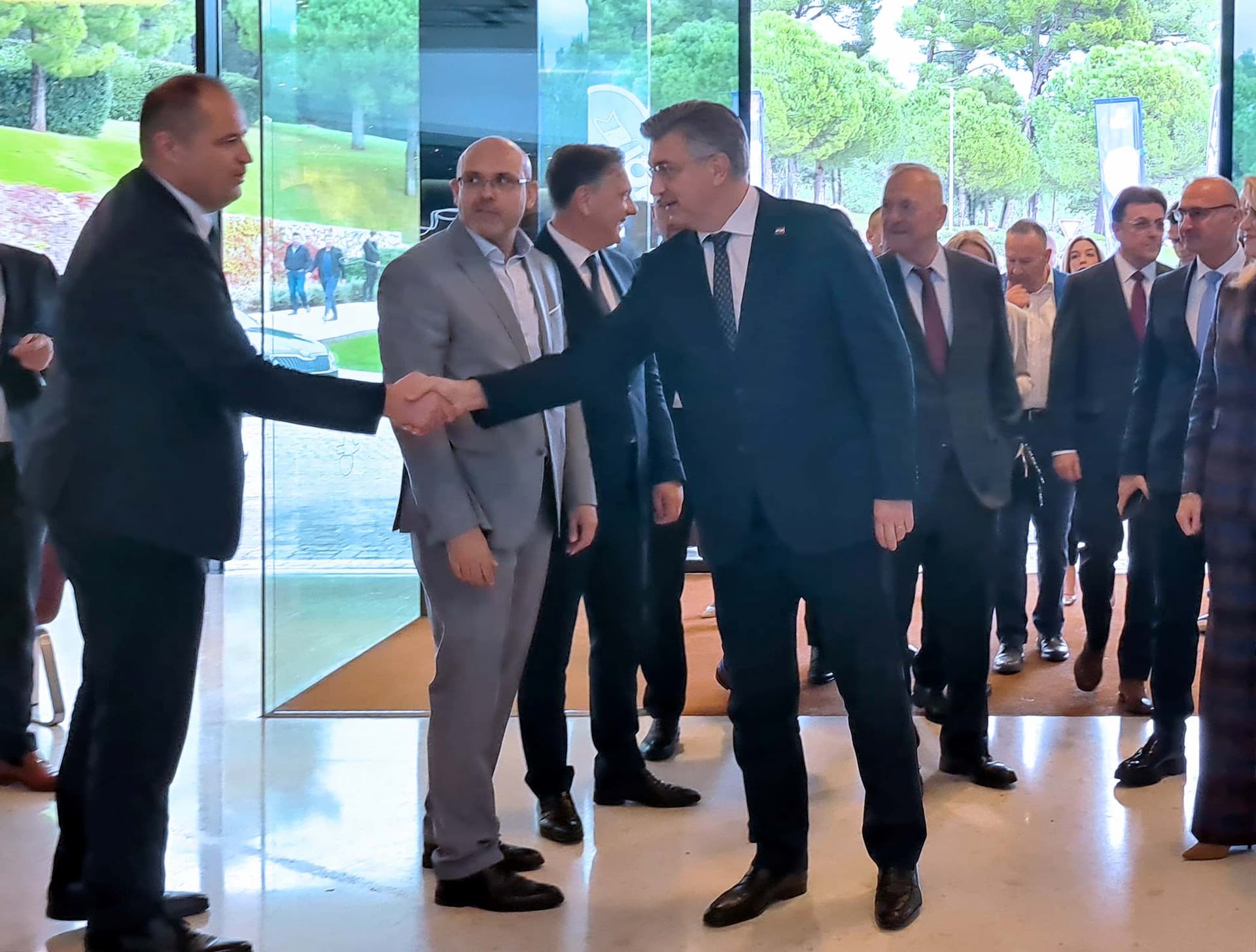 Sastanak turističkog sektora s premijerom i ministrima - turizam na dobrom putu