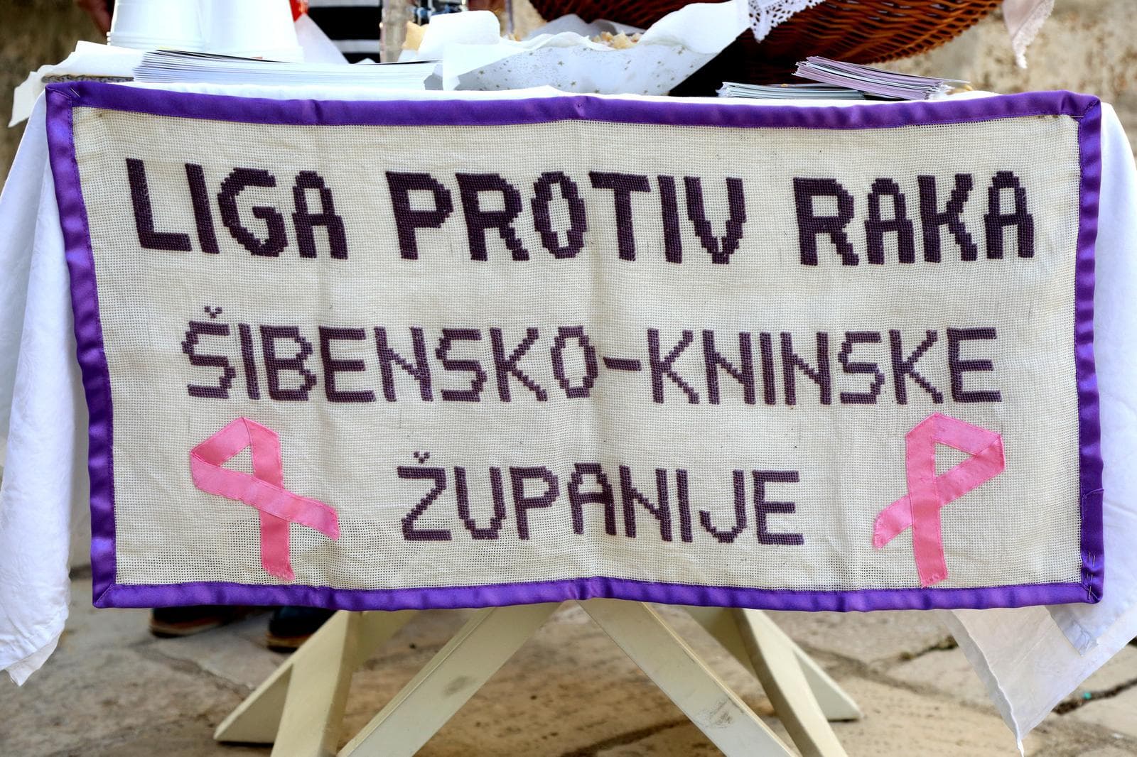 Liga protiv raka Šibensko-kninske županije organizira kreativne radionice: Izrada božićnih čestitki, ukrasa...  