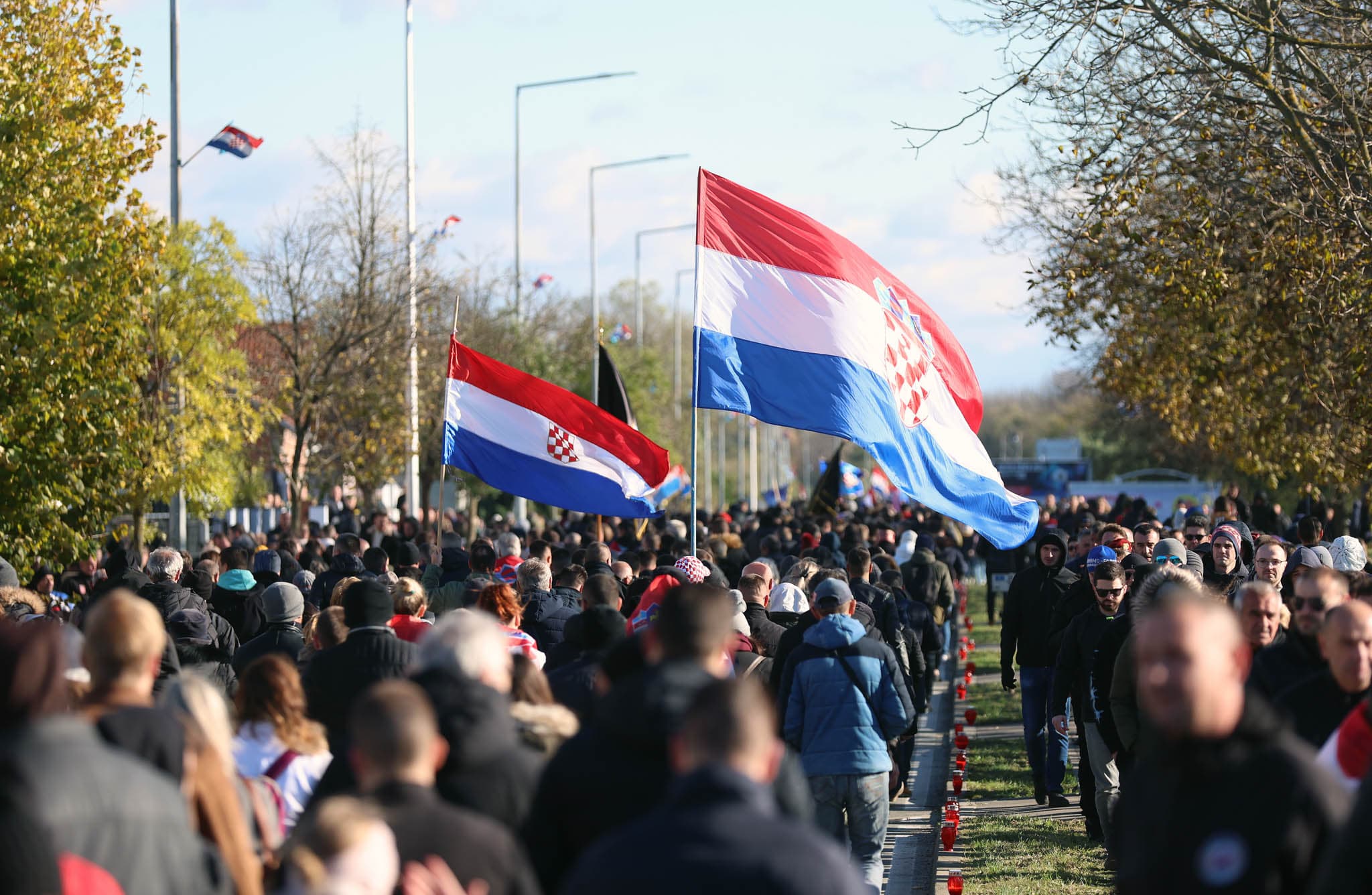 Na Danu sjećanja deseci tisuća građana, ulicama Vukovara odjekivao glas Siniše Glavaševića