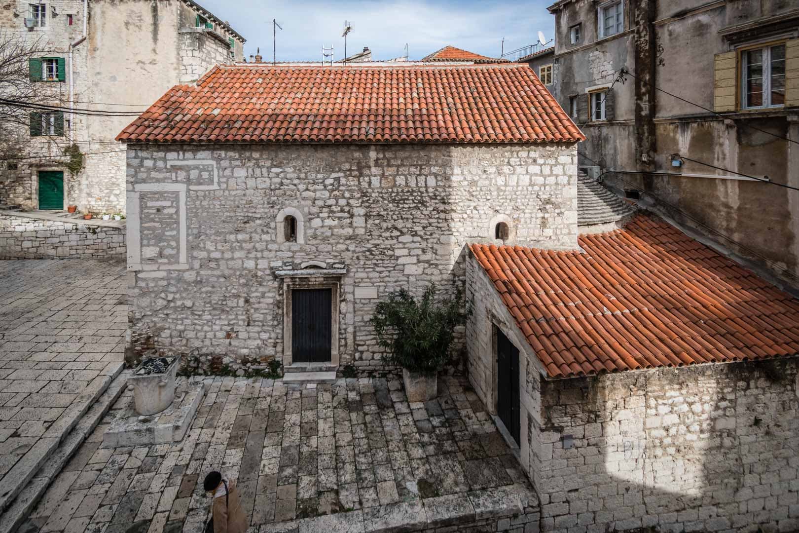 Likovna udruga 'Grupa 9' u srijedu izlaže u Galeriji sv. Krševana