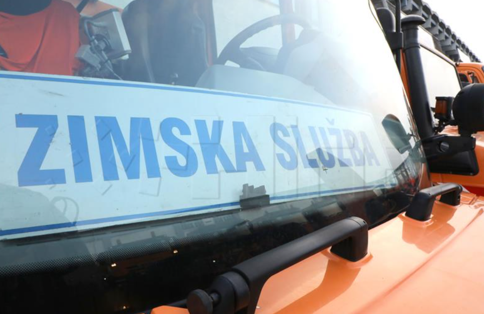 Zimske ekipe na terenu, HAC poziva vozače da na put ne kreću bez zimske opreme 