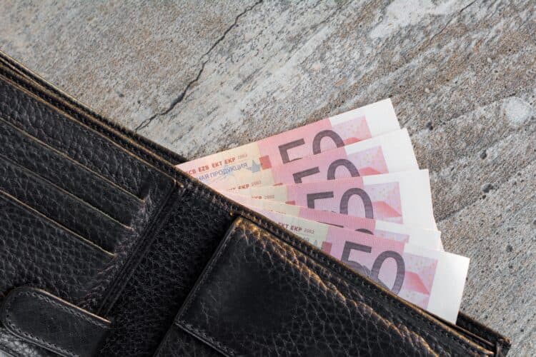 Provjerite koliko je Hrvatima narasla plaća u godinu dana