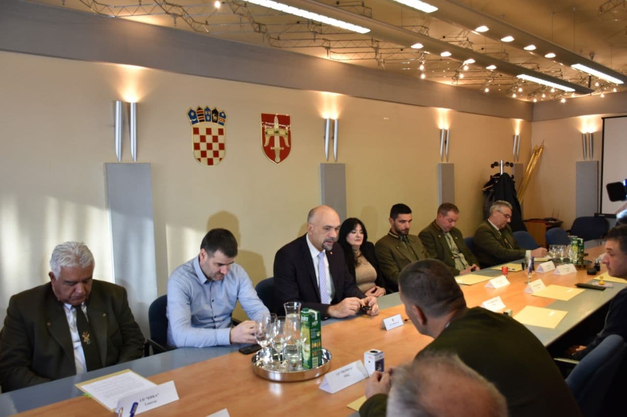 Potpisani ugovori o financijskoj potpori projektima za razvoj lovstva na području Županije 
