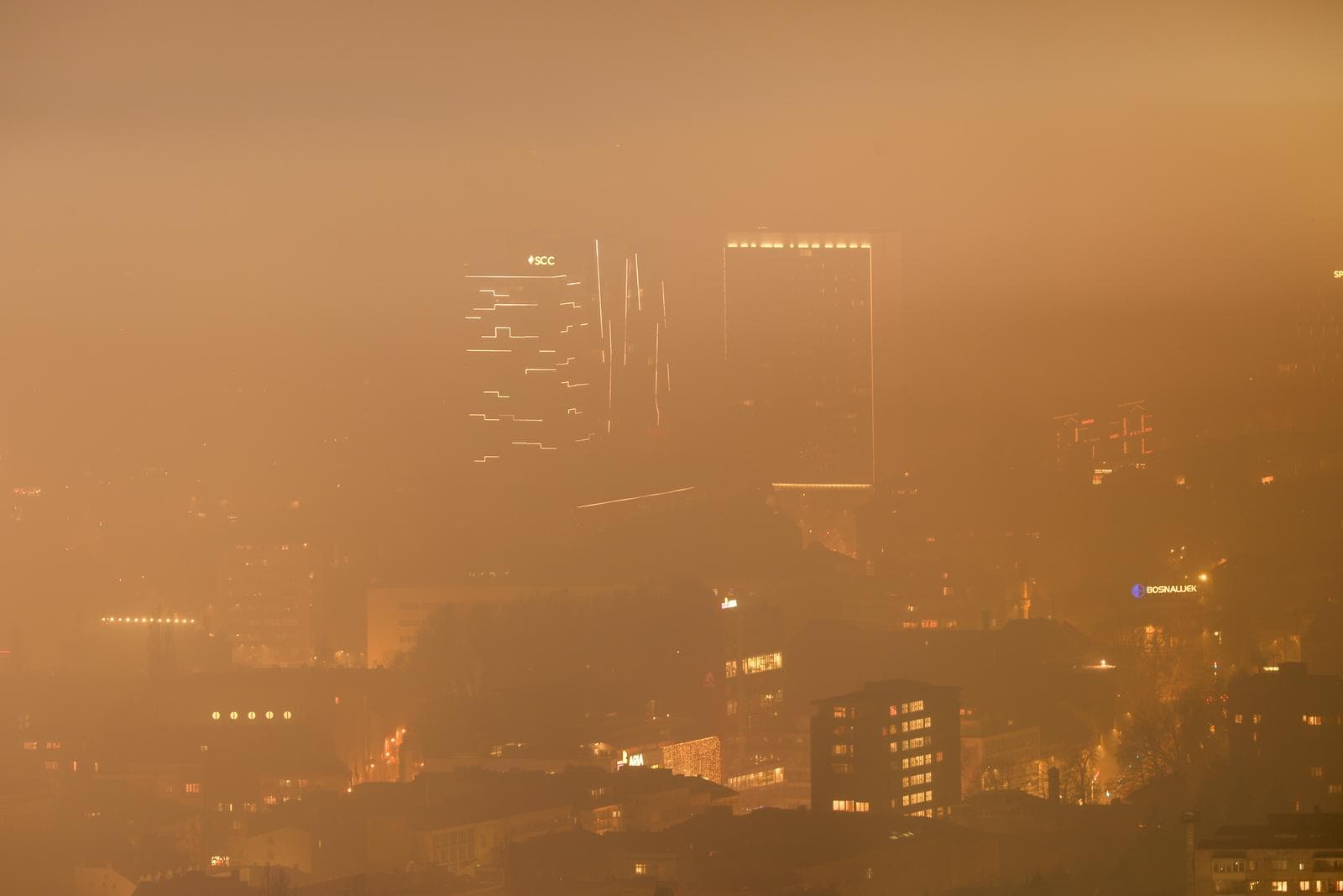 Sarajevo se i dalje guši, treći dan među najvećim stupnjem zagađenja zraka na svijetu