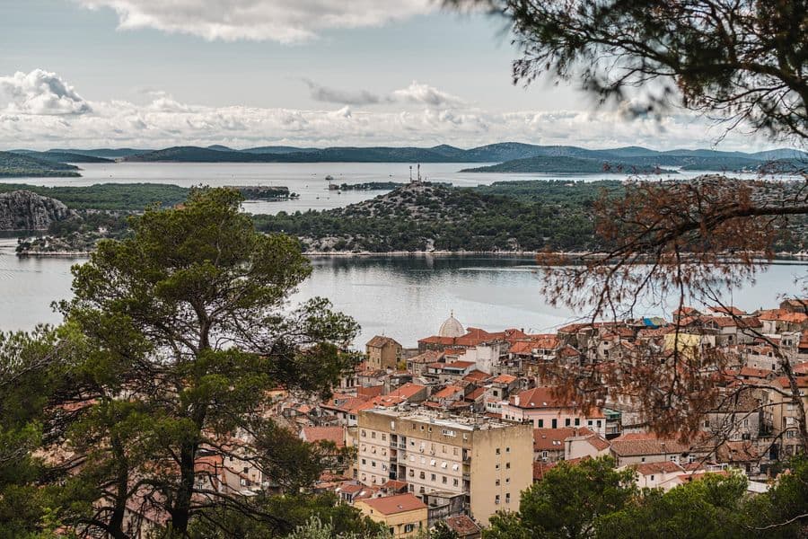Danas oblaci, kiša i jugo: Evo kakvo će vrijeme biti narednih dana 