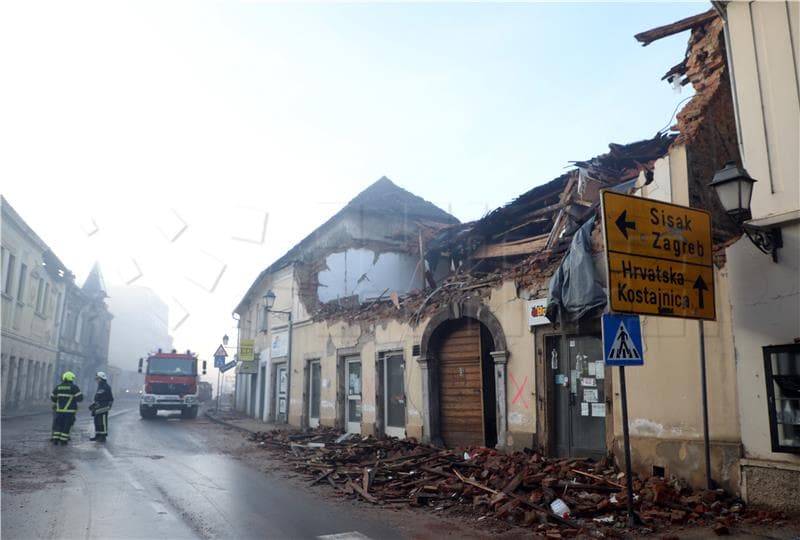 Treća godišnjica razornog potresa u Petrinji, mnogi još uvijek čekaju povratak u svoje domove