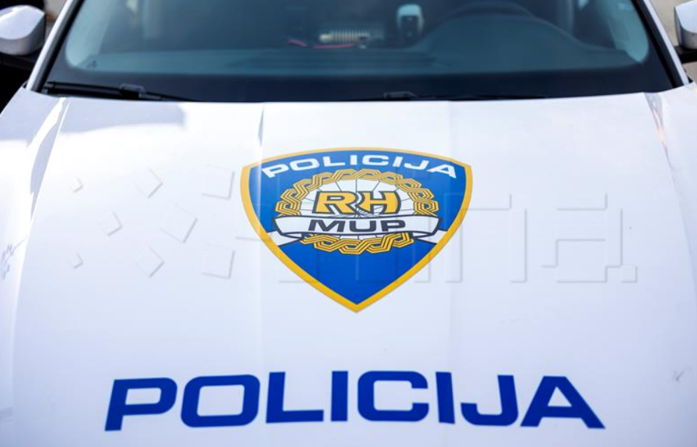 Muškarac koji je u dvorište bacio bombu, osumnjičen za pokušaj teškog ubojstva 