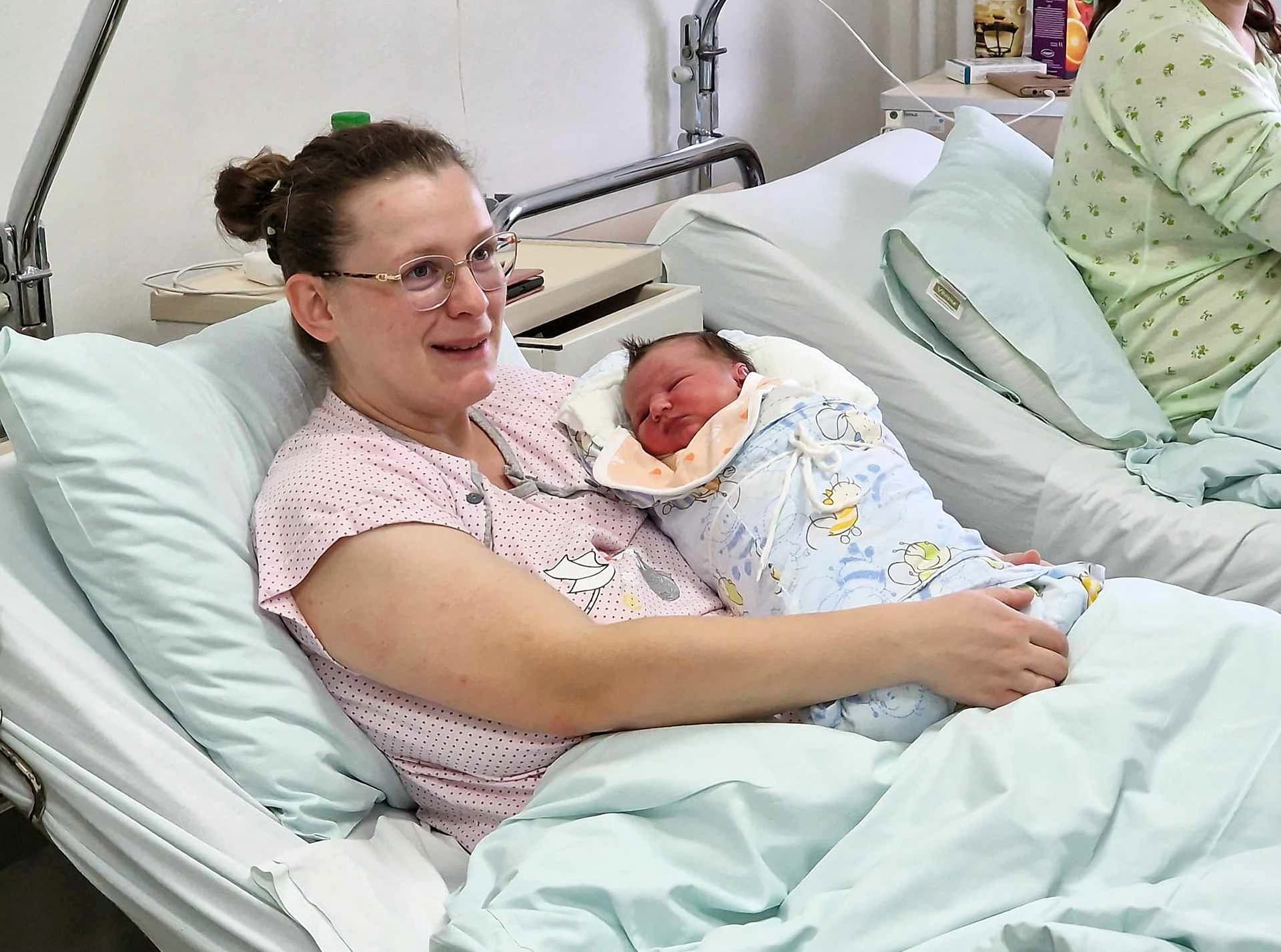 U Splitu noćas rođene blizanke: Jedna minutu prije ponoći, druga minutu nakon