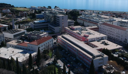 Muškarac u splitskoj bolnici nogom udario dežurnog doktora 