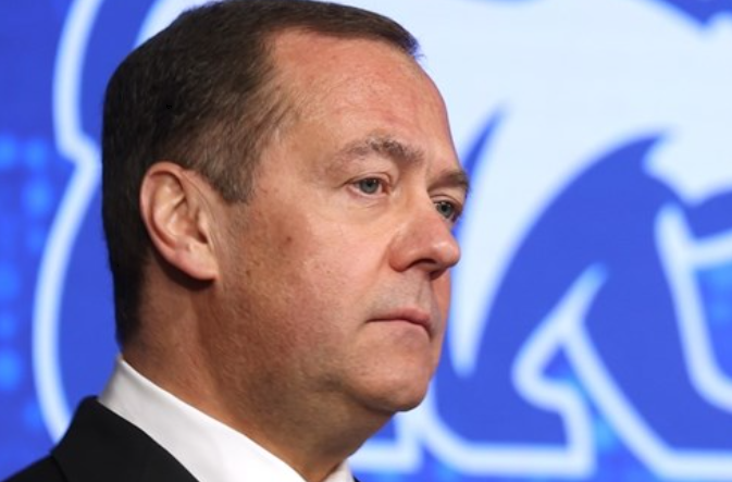 Medvedev: Slanje britanskih vojnika u Ukrajinu bilo bi objava rata Rusiji 
