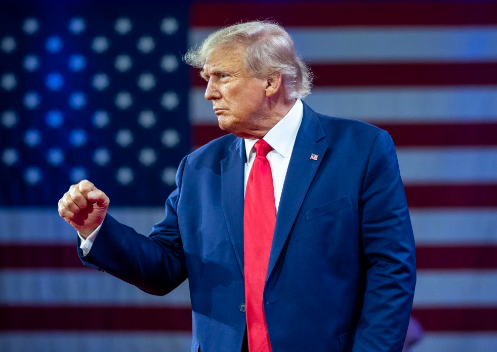 Donald Trump superiorno do pobjede u Iowi 