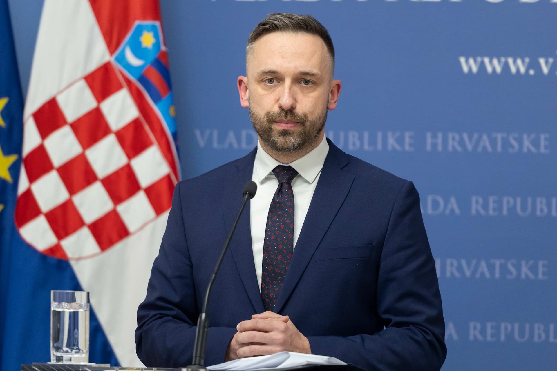 Vlada diže plaće zaposlenima u državnom i javnom sektoru