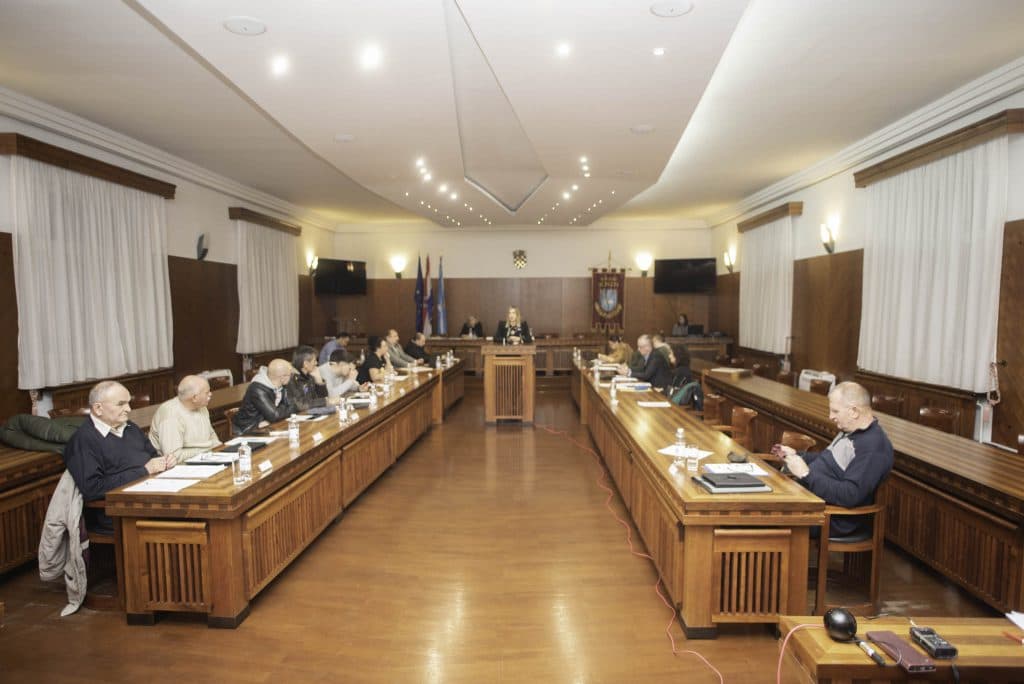 Gradsko vijeće Knina odbilo pripajanje Komunalnog poduzeća šibenskom Vodovodu i odvodnji
