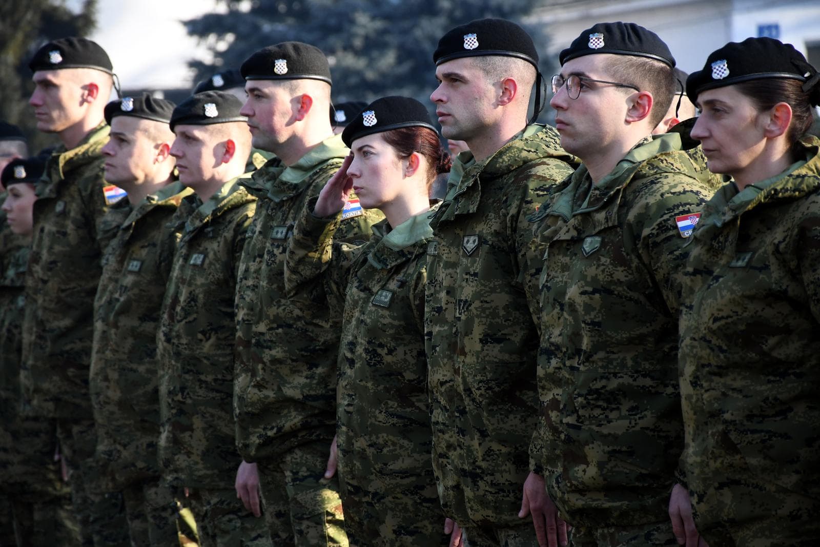 Vojnici će kasnije ići u mirovinu, a osniva se i Nacionalni centar za kibernetičku sigurnost 