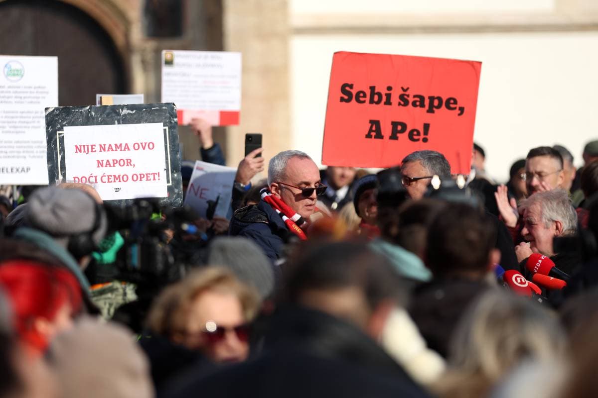 Prosvjed HND-a protiv 'lexa AP': Tražimo povlačenje članka o curenju informacija