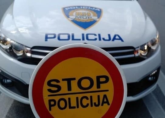 Prošlog tjedna na šibenskim cestama 18 prometnih nesreća: Policija kaznila 345 vozača 