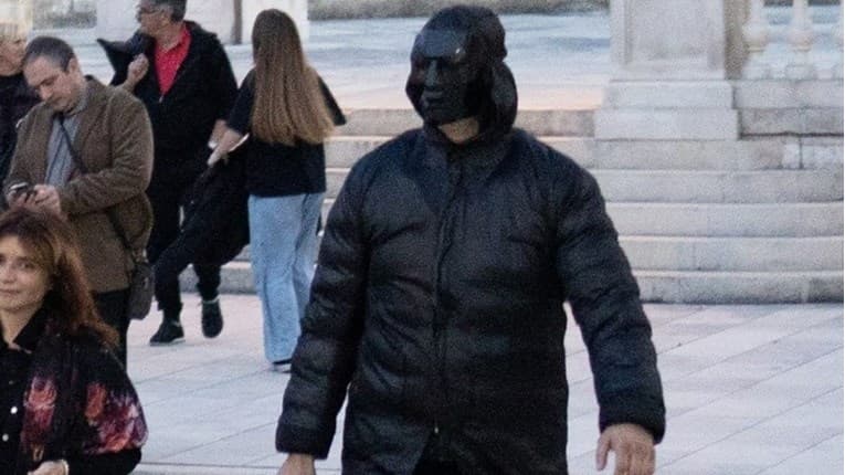 Policija traži muškarca koji je SDP-ovce u Zadru zalio crnom tekućinom 
