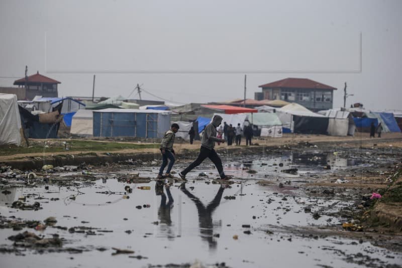 Britanija i Jordan iz zraka isporučuju pomoć bolnici u Gazi