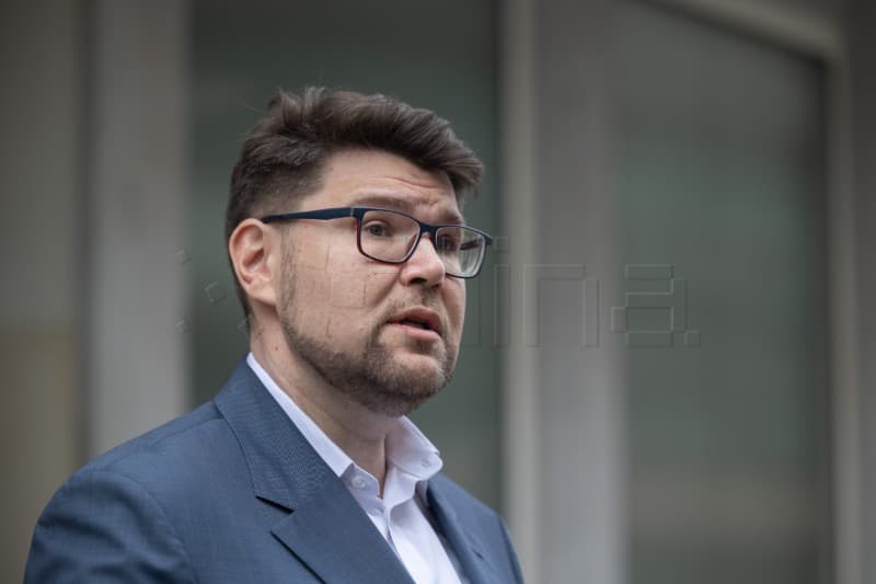 Grbin: 'Nema formalno-pravne zapreke da Milanović bude na našoj listi'