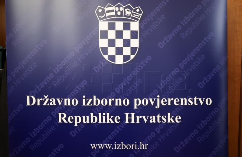 Za izborne šutnje sudionici izbora trebali bi izbjegavati javne događaje
